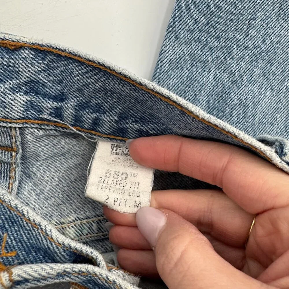 Vintage Levi's 550 Relaxed Fit Tapered Leg Jeans - Size 2 Petite - Picture 8 of 15